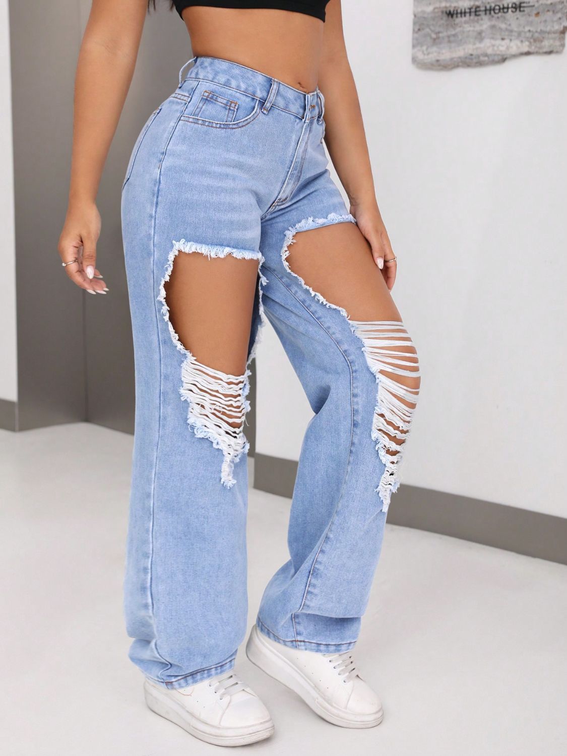 Kiya Distressed Jeans