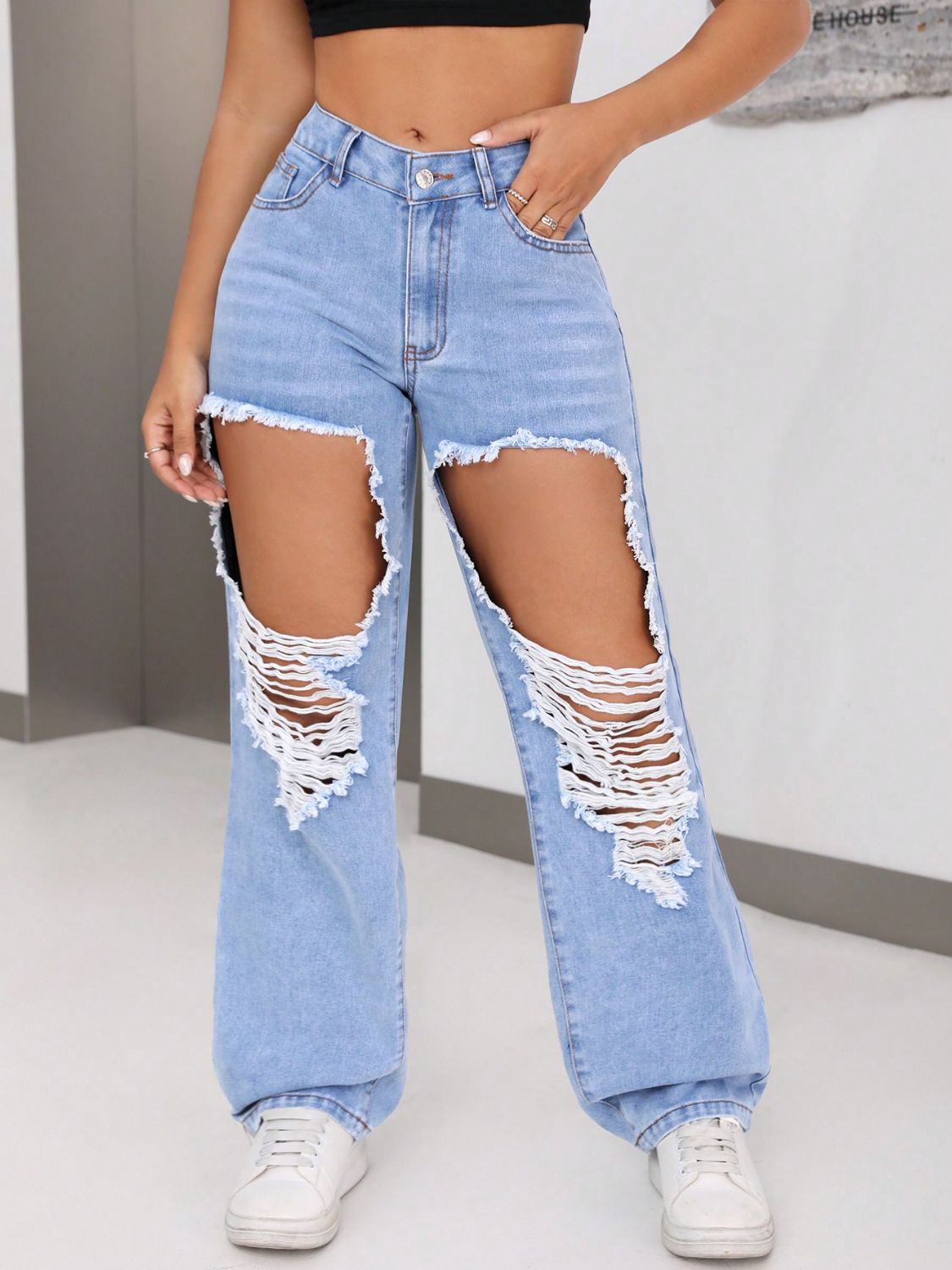 Kiya Distressed Jeans